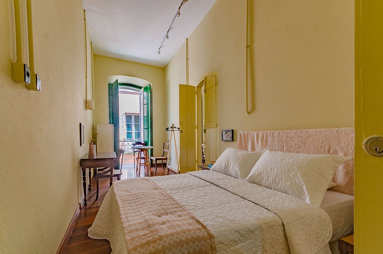 Studio em casarão de época 2 quartos até 6 hóspedes